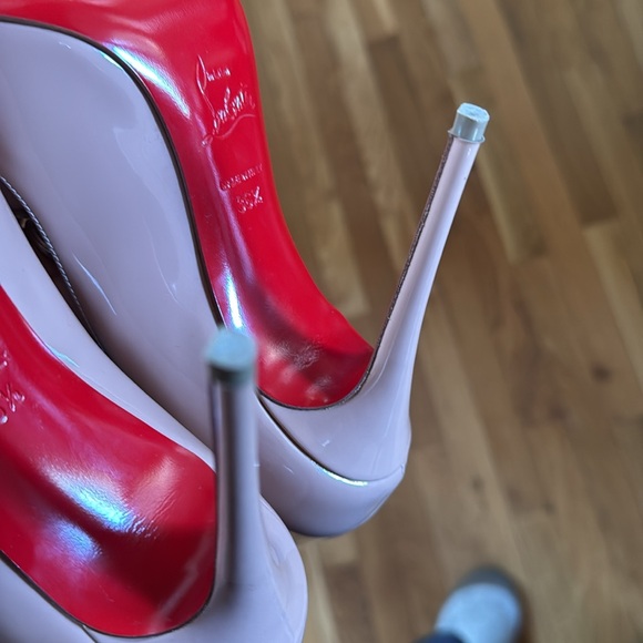 Christian Louboutin Pigalle 100 pumps, Nude patent leather, size 36.5 EU - Picture 9 of 13